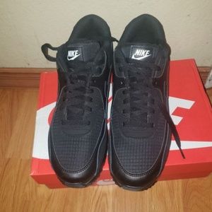Nike Air Max 90 Essential